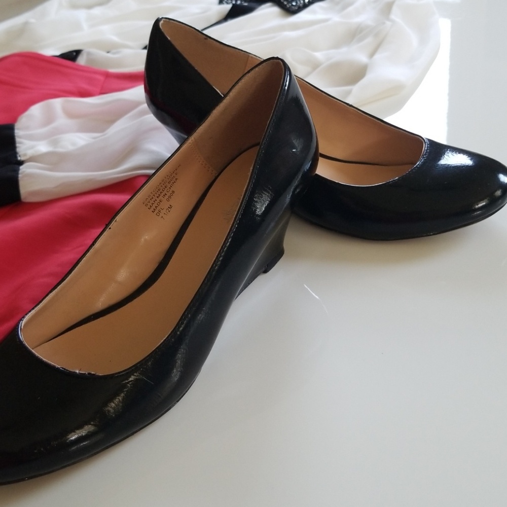 Nine West black patent leather round toe wedge